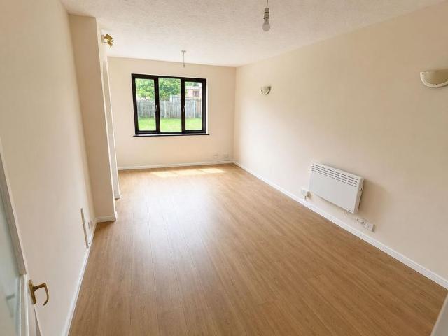 Apartment for rent in Maryland, Greater London