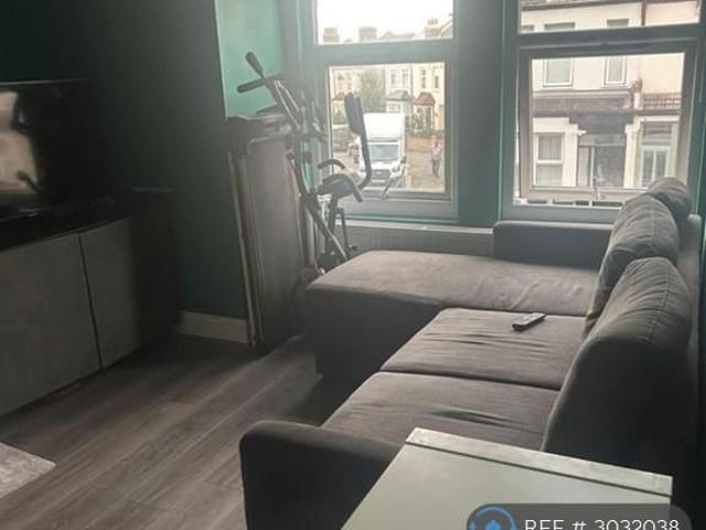 Apartment for rent in London Borough of Croydon, Thornton Heath