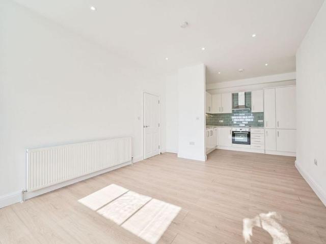 Apartment for rent in Belsize Park, Greater London
