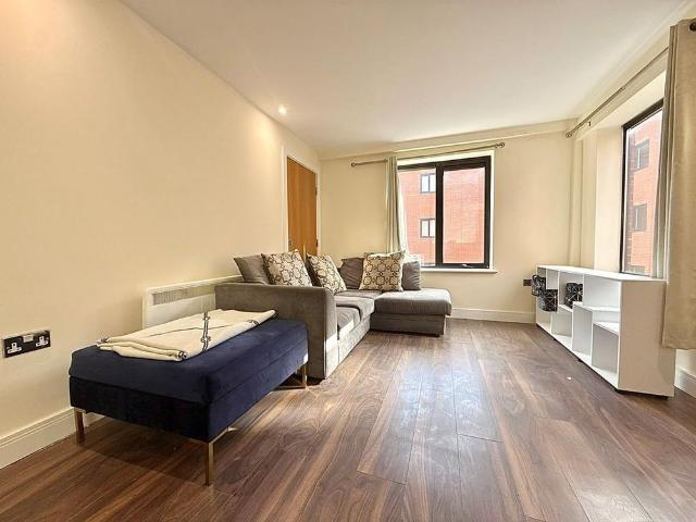 Apartment for rent in Park Central, Birmingham