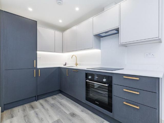 Flat for rent in Carshalton Beeches, Greater London