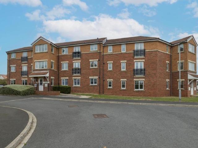 Flat for rent in Bishop Cuthbert, Hart Station
