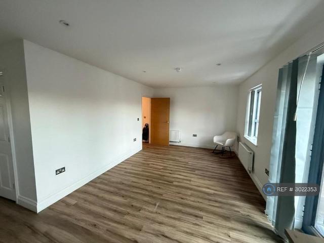 Apartment for rent in Lakenham, East Bank