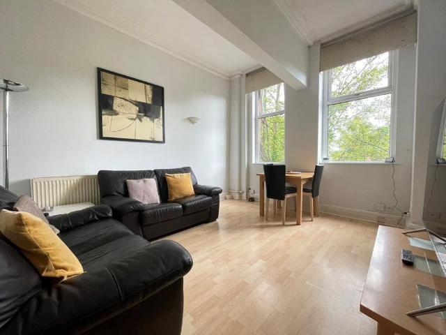 Apartment for rent in Weetwood, West Yorkshire