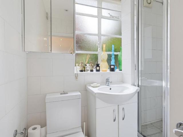 Apartment for rent in Brook Green, Greater London