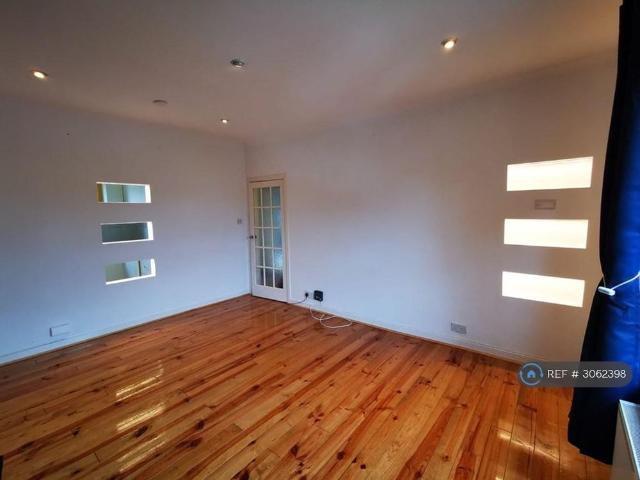 Apartment for rent in West Drumoyne, Glasgow