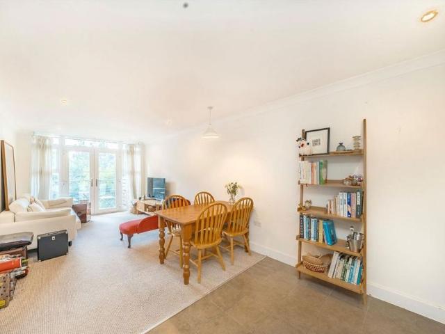 Apartment for rent in Cossall Estate, Greater London
