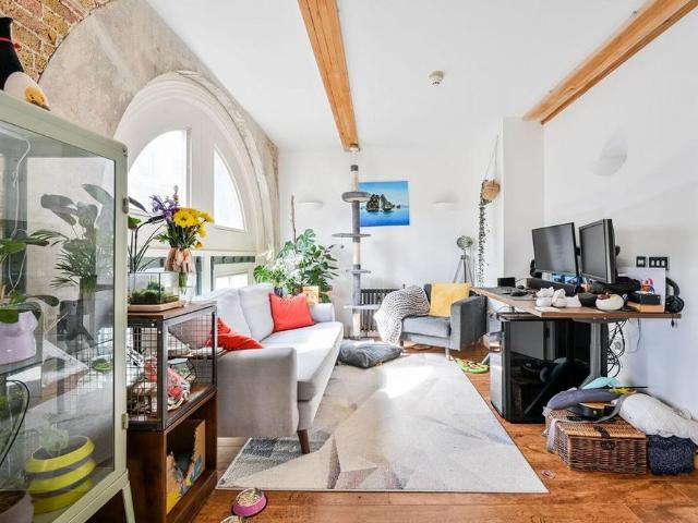 Apartment for rent in Glyndon, Shooters Hill
