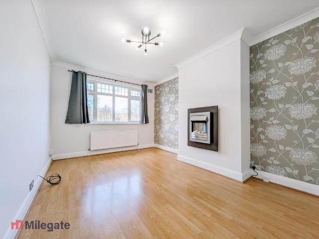 Flat for rent in London Borough of Merton, Isle Of Man