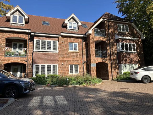 Apartment for rent in London Borough of Croydon, Purley