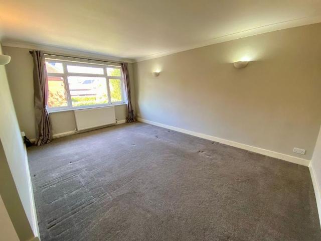 Apartment for rent in Woodcote, Epsom