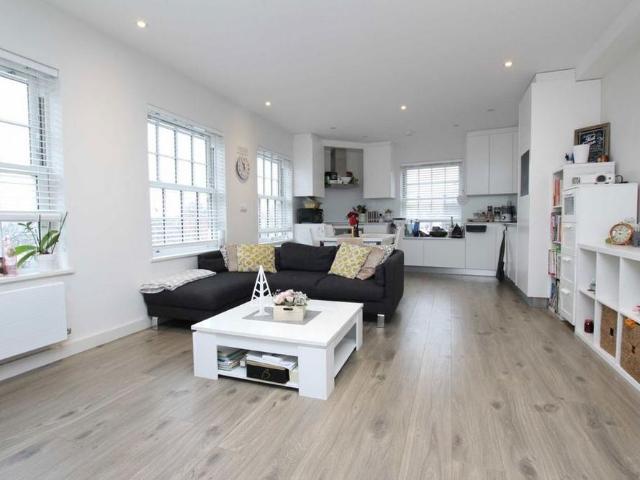 Apartment for rent in London Borough of Barnet, Greater London