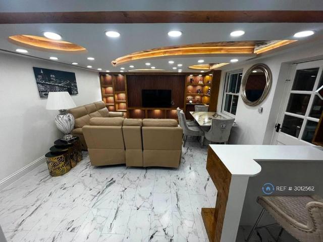 Apartment for rent in St. Mildred's, The Bridge