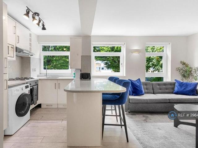Apartment for rent in Swiss Cottage, Greater London