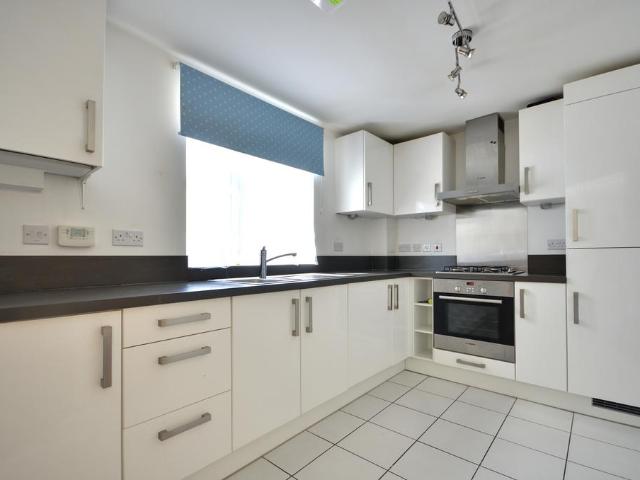Flat for rent in Ickenham, Ickenham