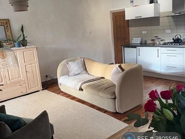 Flat for rent in Brondesbury, Isle Of Man