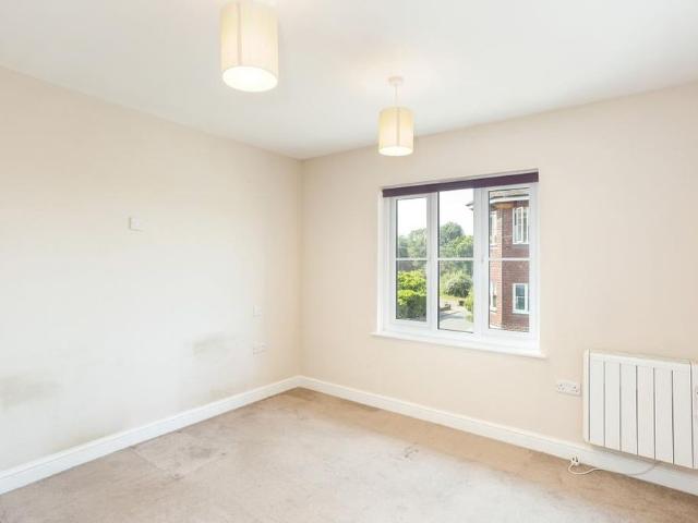 Apartment for rent in Cox Green, Horsham