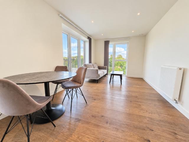 Apartment for rent in Watford Heath, Watford