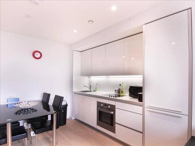 Flat for rent in Elephant and Castle, Greater London