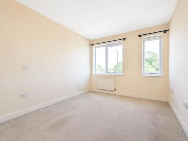 Apartment for rent in New Southgate, Greater London