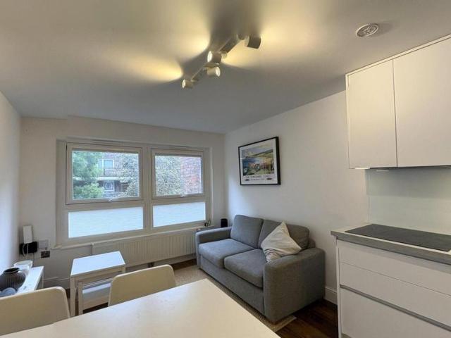 Flat for rent in St. John's Wood, Isle Of Man