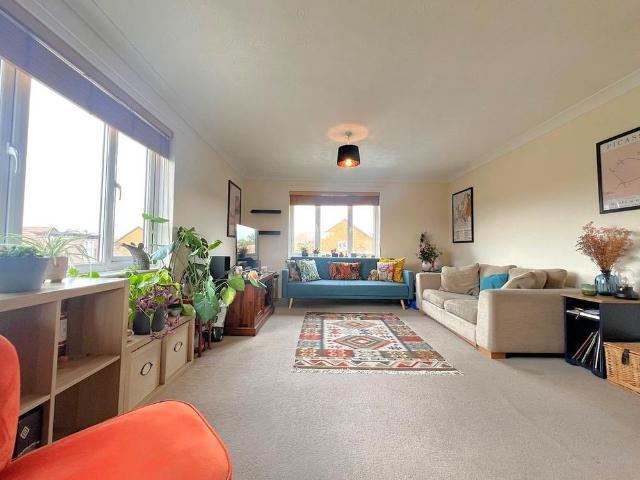 Apartment for rent in London Borough of Merton, Collier's Wood