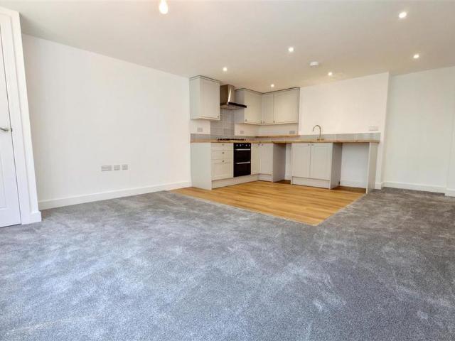 Apartment for rent in Cross In Hand, East Sussex