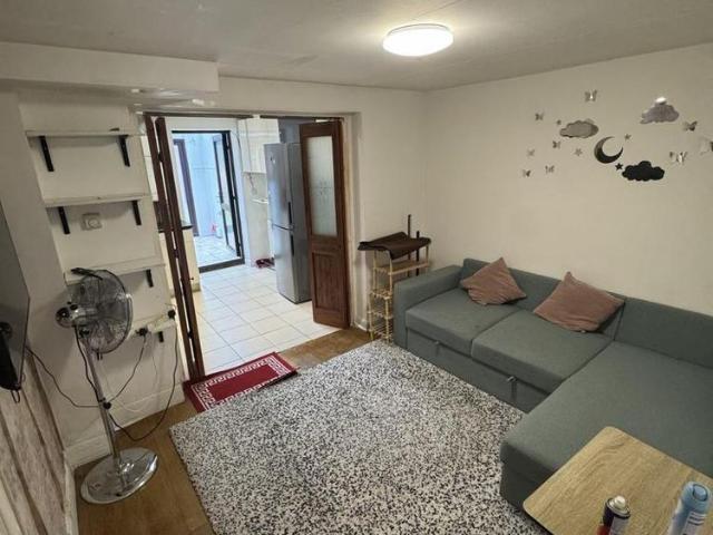 Apartment for rent in London Borough of Havering, Greater London