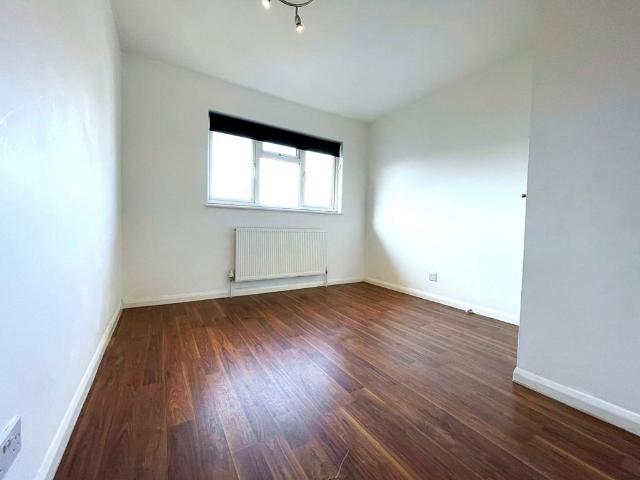 Flat for rent in London Borough of Hillingdon, Greater London