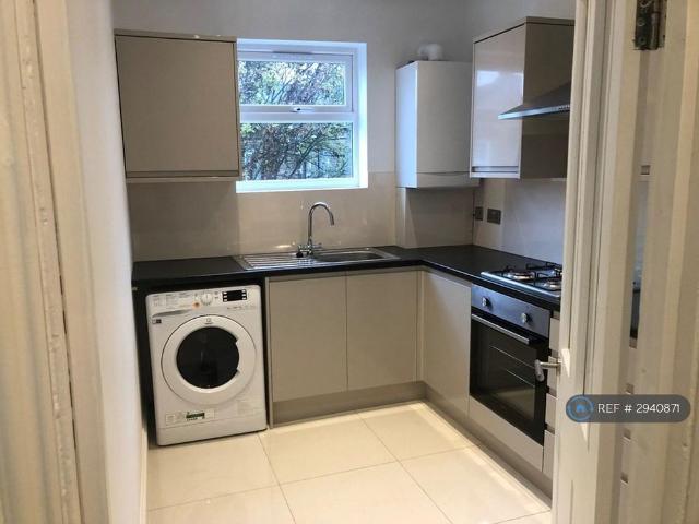 Apartment for rent in Seven Kings, Greater London