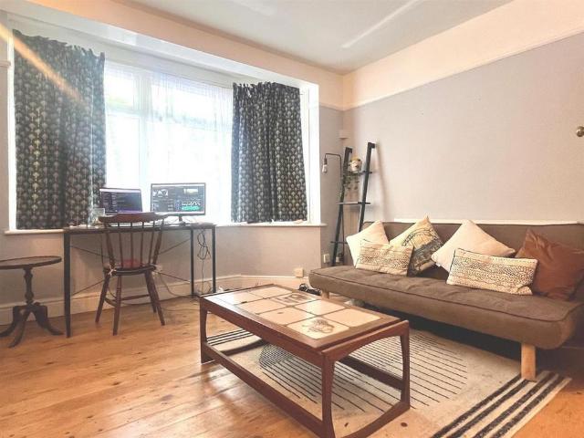 Apartment for rent in Little Ilford, Greater London