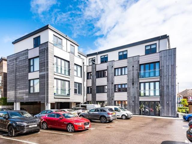 Flat for rent in Fleet, Hart