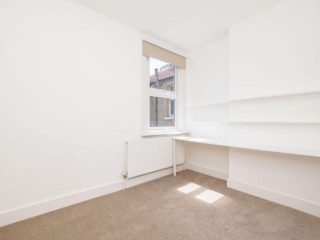 Apartment for rent in Carshalton-on-the-Hill, Greater London