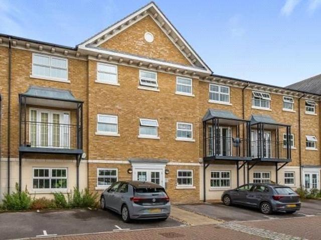 Apartment for rent in Cowley Marsh, The Slade