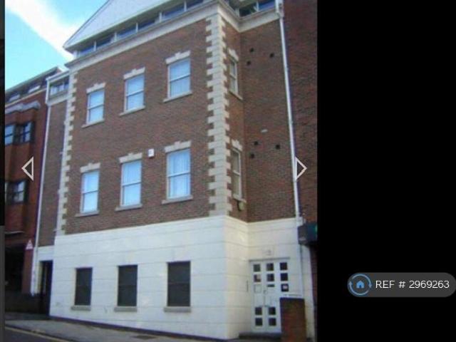 Flat for rent in Daws Hill, Cressex