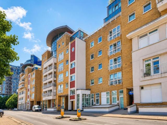 Flat for rent in Battersea, Greater London