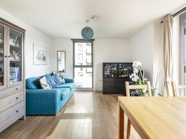 Apartment for rent in Mercator Estate, Greater London