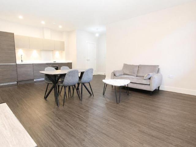 Flat for rent in Farsley, West Yorkshire
