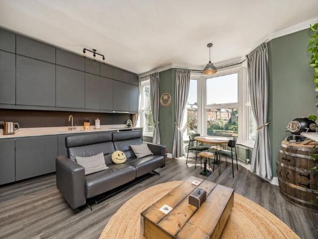 Apartment for rent in London Borough of Islington, Greater London