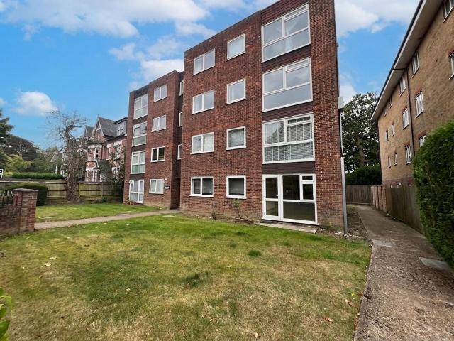 Flat for rent in Shortlands, Greater London