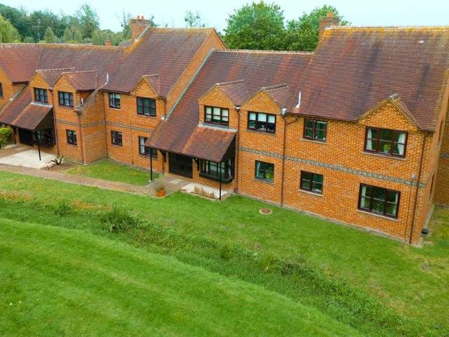 Flat for rent in Dromore, Oxfordshire