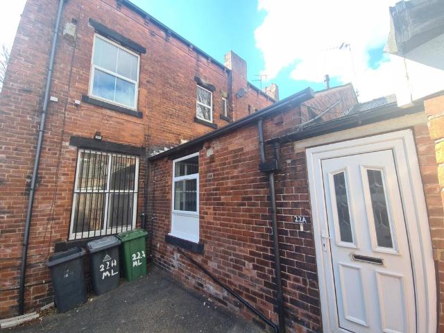 Flat for rent in Kirkstall, West Yorkshire