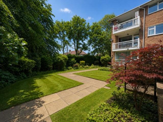 Apartment for rent in Calderstones