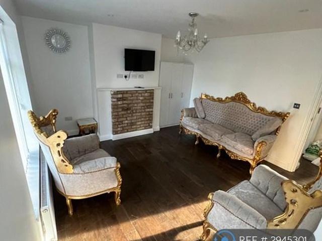 Flat for rent in Elstree and Borehamwood, Borehamwood