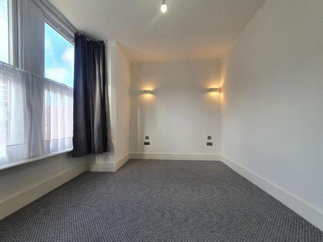 Apartment for rent in Rush Green, Greater London