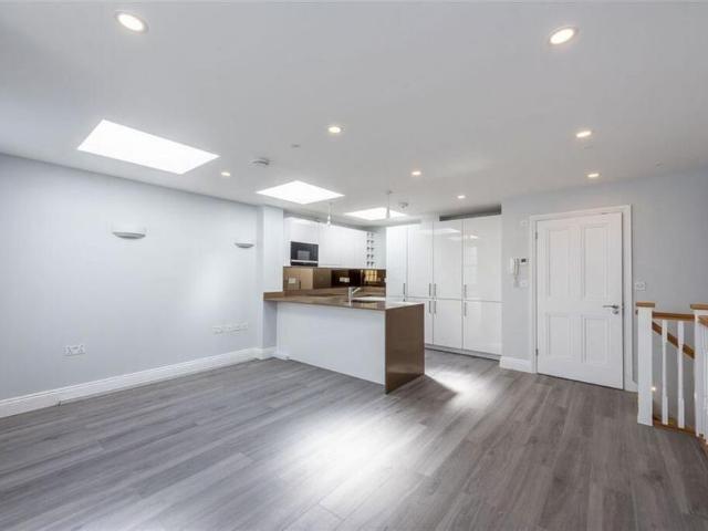 Apartment for rent in Putney, Greater London