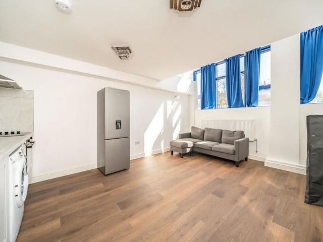 Apartment for rent in London Borough of Lewisham, Bell Green