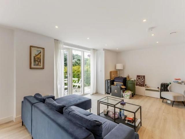 Apartment for rent in Denmark Hill, Greater London