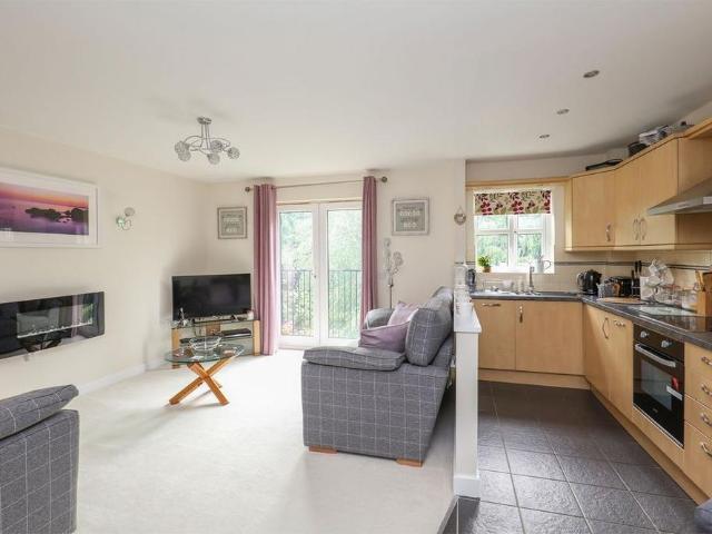 Apartment for rent in Woodseats, South Yorkshire
