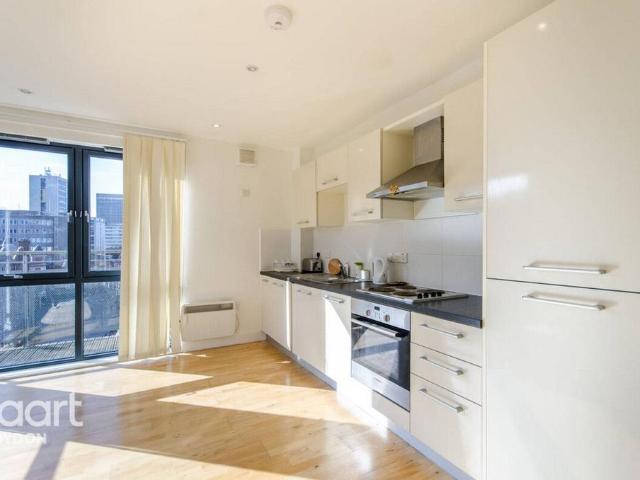 Flat for rent in London Borough of Croydon, Greater London